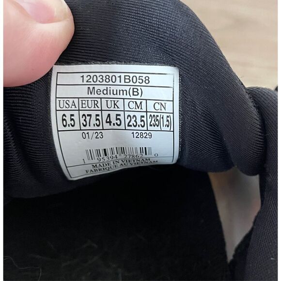 Brooks Ghost 15 Women 6.5 Rainbow Artist‎ Collab Wednesday Holmes Running Shoes - Picture 11 of 12